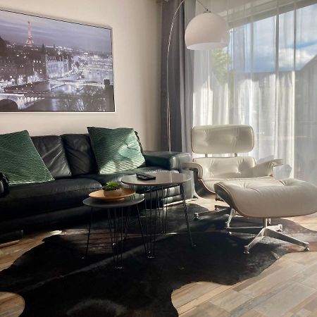 Living At Saarpartments -Adultsonly- 2 Bedrooms, Kitchen - Business & Holiday Apartments For Long- And Short Term Stay, 3 Min To Train Station, Secure E-Bike Parking! Sarrebruck Extérieur photo
