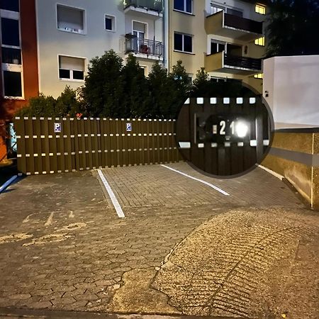 Living At Saarpartments -Adultsonly- 2 Bedrooms, Kitchen - Business & Holiday Apartments For Long- And Short Term Stay, 3 Min To Train Station, Secure E-Bike Parking! Sarrebruck Extérieur photo