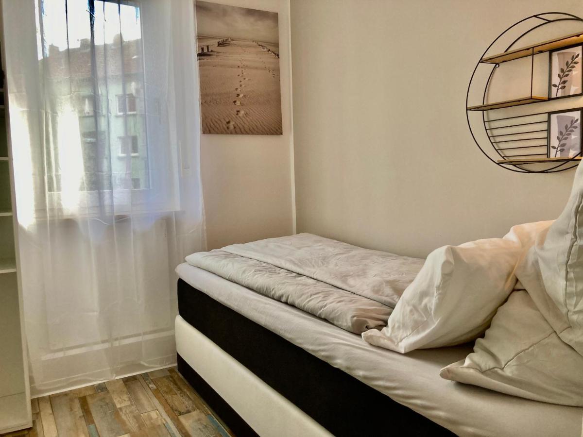 Living At Saarpartments -Adultsonly- 2 Bedrooms, Kitchen - Business & Holiday Apartments For Long- And Short Term Stay, 3 Min To Train Station, Secure E-Bike Parking! Sarrebruck Extérieur photo
