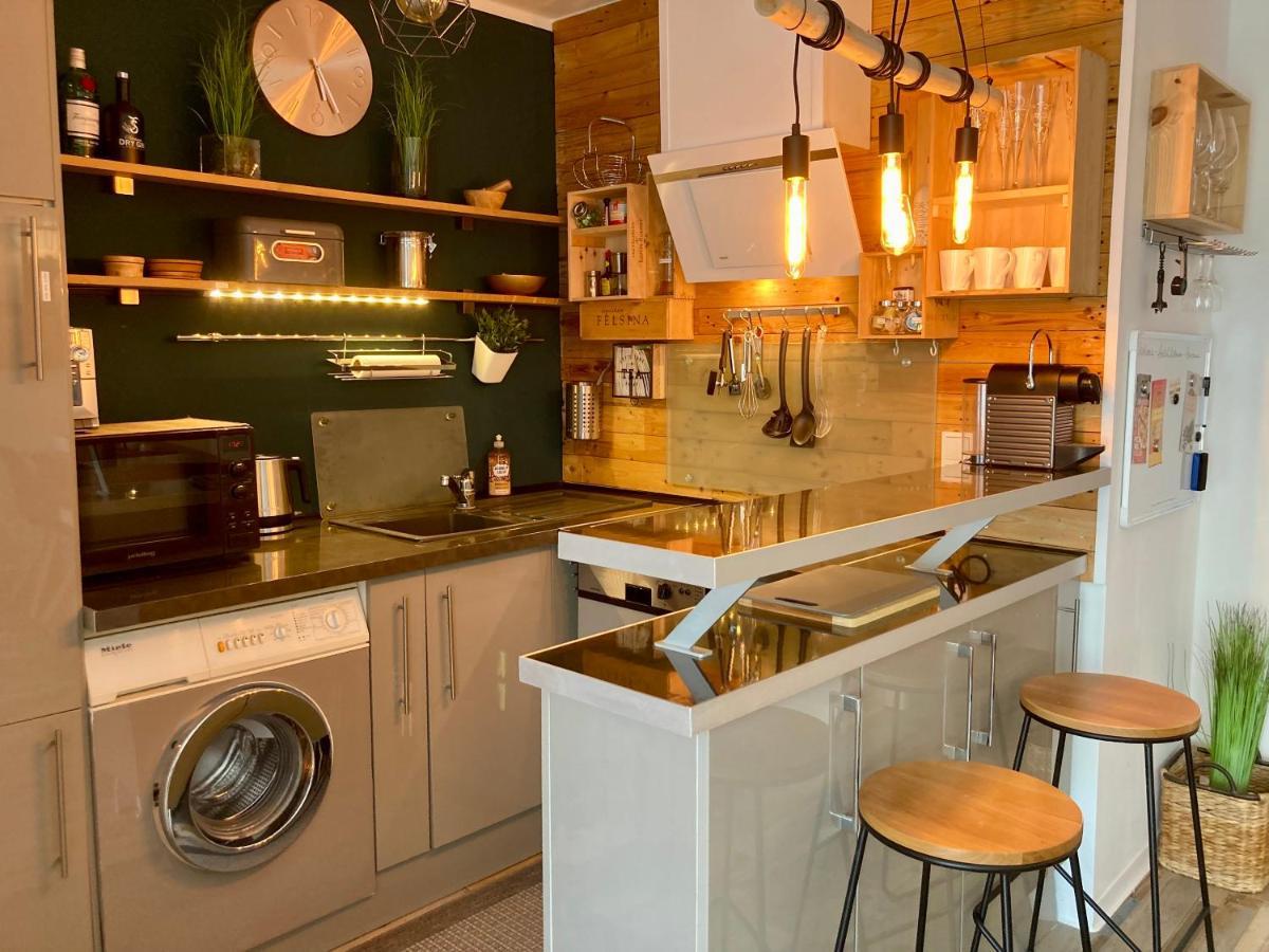 Living At Saarpartments -Adultsonly- 2 Bedrooms, Kitchen - Business & Holiday Apartments For Long- And Short Term Stay, 3 Min To Train Station, Secure E-Bike Parking! Sarrebruck Extérieur photo